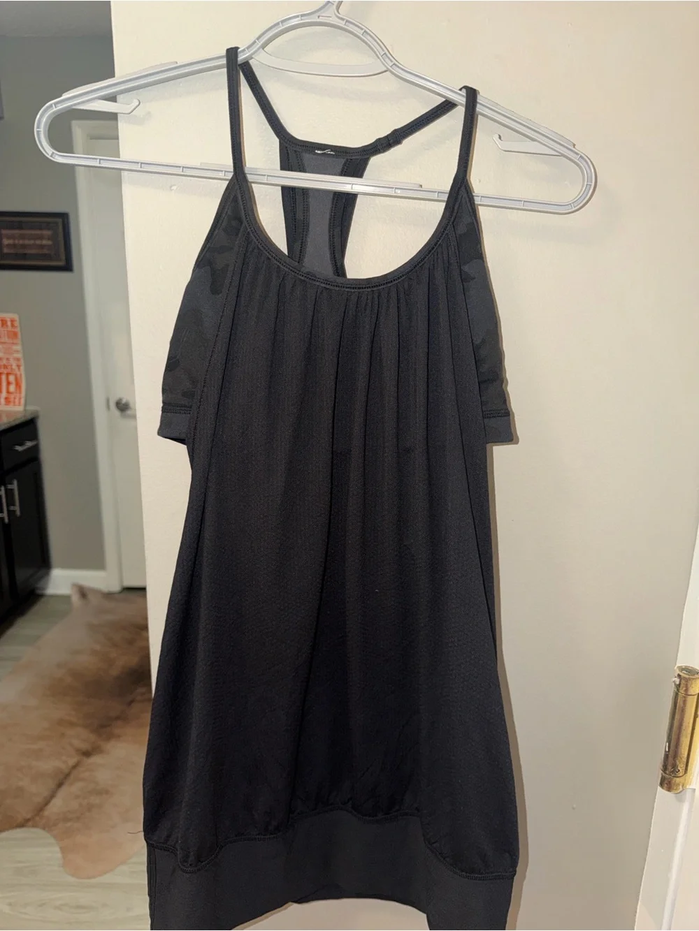 Lululemon No Limits Tank Black / Savasana Camo 20cm New Black in size 6